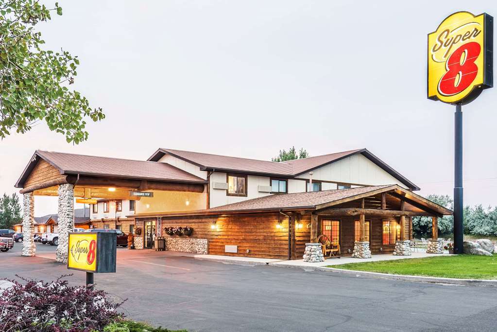 Homestead Inn And Suites Hardin Exterior photo